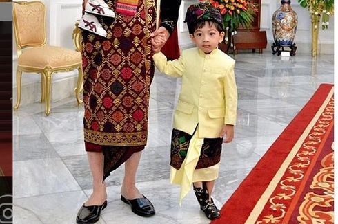 Ikut Upacara HUT RI, Sepatu Gucci Cucu Jokowi Curi Perhatian Warganet