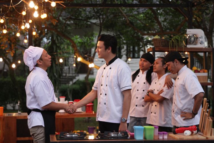 Christian Sugiono berakting dalam film Koki-koki Cilik 2.