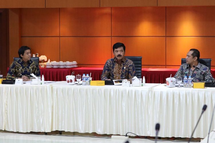 Kementerian ATR/BPN bersama KPK saat agenda pemaparan Kajian Layanan Pertanahan di Aula Prona Kementerian ATR/BPN, Jakarta, Selasa (03/01/2023).