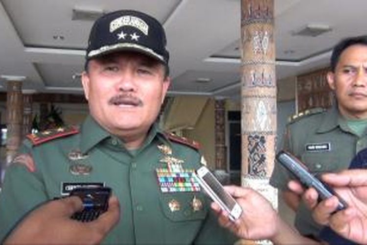 Pangdam XVII Cenderawasih, Mayjen TNI Christian Zebua.