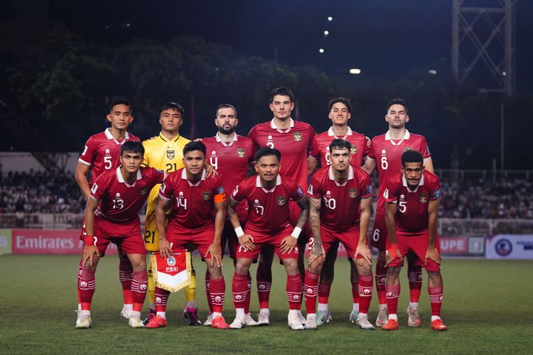 Timnas Indonesia berpose jelang laga Kualifikasi Piala Dunia 2026 kontra Filipina di Stadion Rizal Memorial, Manila, Selasa (21/11/2023).