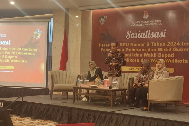 KPU Kulon Progo menggelar sosialisasi Peraturan KPU Nomor 8 Tahun 2024 tentang Pencalonan Gubernur dan Wakil Gubernur, Bupati dan Wakil Bupati, Walikota dan Wakil Walikota pada Pilkada Sertentak 2024 di Kulon Progo, Daerah Istimewa Yogyakarta, Rabu (17/7/2024).