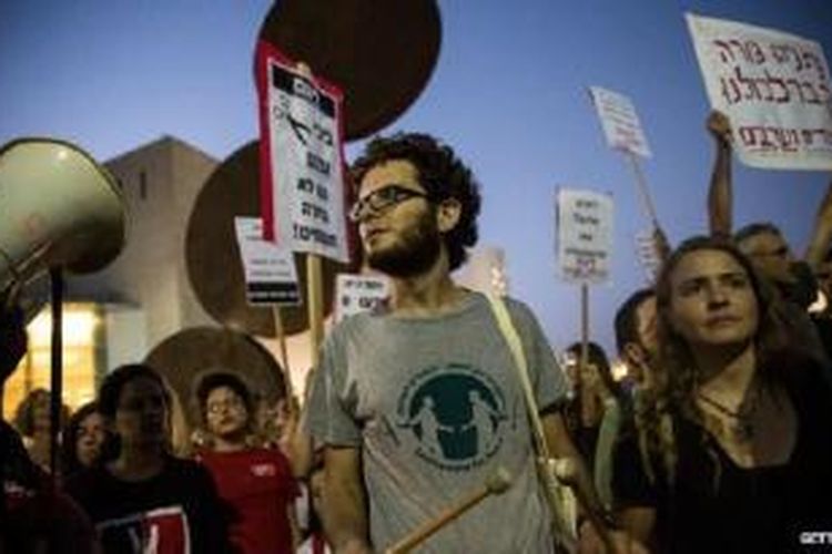 Pemrotes di Tel Aviv serukan gencatan senjata