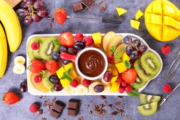 Sejarah Cokelat Premium Callebaut yang Dipakai untuk Salad Buah Malaysia