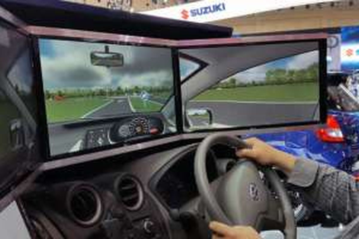Simulator uji mengemudi di stan Datsun di GIIAS 2016.