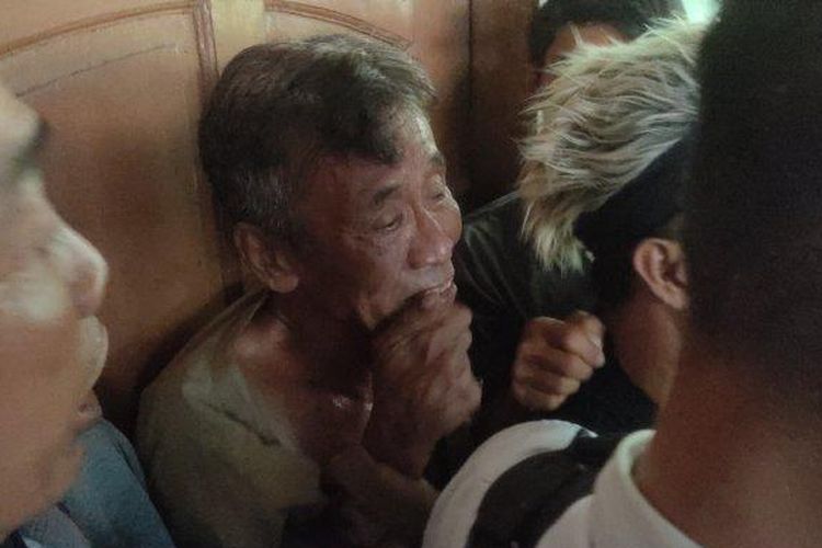 Pelaku pencopetan di rumah Pegi Setiawan di Desa Kepongpongan, Kecamatan Talun, Kabupaten Cirebon, Selasa (10/7/2024).