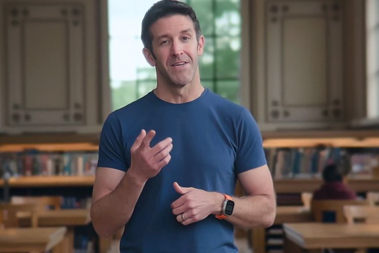 John Ternus di Hari Pertamanya Jadi CEO Apple, Update X dan Linkedin
