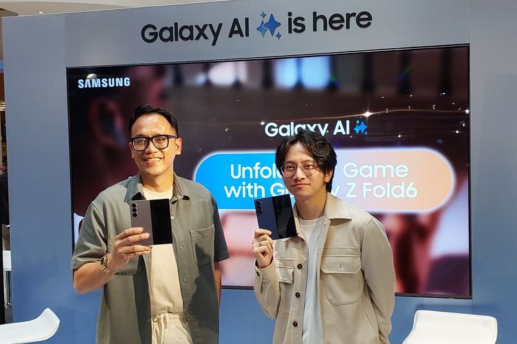 Kiri: Ilham Indrawan selaku Mobile Experience Product Marketing, Samsung Electronics Indonesia 
Kanan: Afif Yulistian (Apiipp), Content Creator Gaming di acara Consumer Launch Samsung Galaxy Z Fold 6 dan Z Flip 6, Rabu (31/7/2024). 