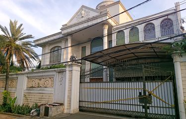 Indonesia Police Raid Luxury Home of Foreigners for Suspected ...