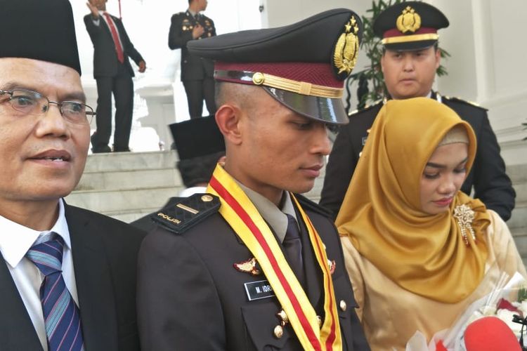 Muhammad Idris, lulusan terbaik Akpol 2019, usai dilantik sebagai perwira Polri oleh Presiden Jokowi di Istana Merdeka, Jakarta, Selasa (16/7/2019).