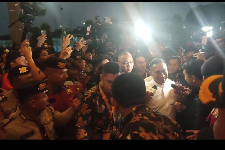 Pendukung Dharma-Kun Tak Bawa Arak-arakan ke Lokasi Debat, Timses: Kami Kedepankan Adab