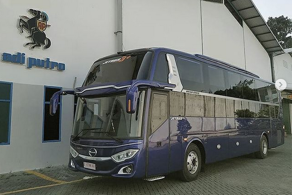 Bus AKAP baru PO Sinar Jaya Dream Coach