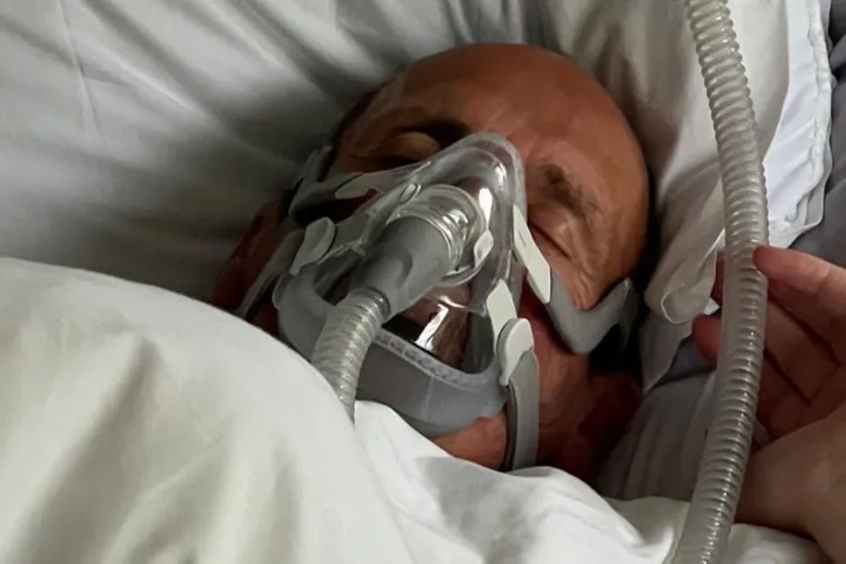 Paul Robinson (70) yang kehilangan beberapa bagian anggota tubuh akibat sepsis. Ia menghadapi sepsis berulang di tengah menjalani pengobatan kemoterapi kanker paru-paru.
