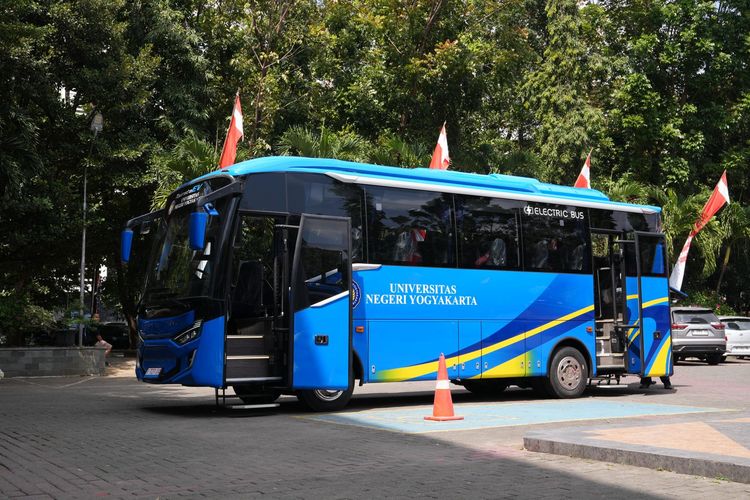 VKTR Perluas Pasar Bus Listrik, 2 Unit Diserahkan ke Universitas Negeri Yogyakarta