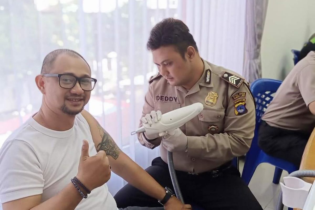 Kegiatan penghilangan tato masyarakat di Polres Tanah Laut, Kalimantan Selatan