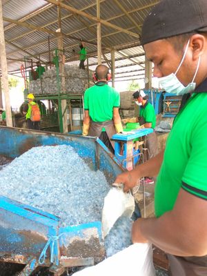 Pengolahan botol plastik bekas yakni Bali PET Recycling di Jalan Tirta Lepang, Kesiman Kertalangu, Denpasar Tmur, Kota Denpasar, Bali
