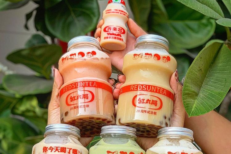 Yakult Bubble Tea yang ada di Taiwan ini punya kemasan super besar yang unik