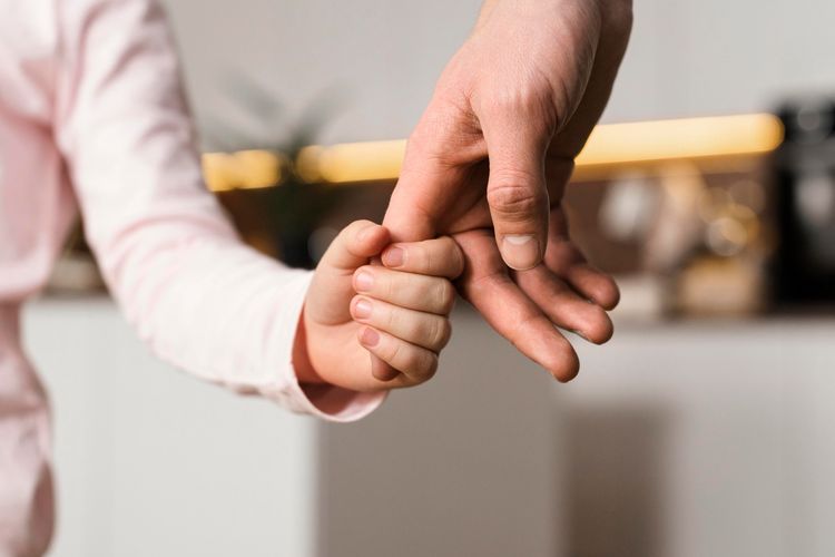 Ilustrasi anak. Psikiater menjelaskan bahwa child grooming berakar pada kebutuhan kontrol, distorsi berpikir, dan defisit empati pelaku, bukan pada rasa cinta.