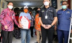 Mensos dan Ketua KPK Awasi Langsung Distribusi Bansos di DKI