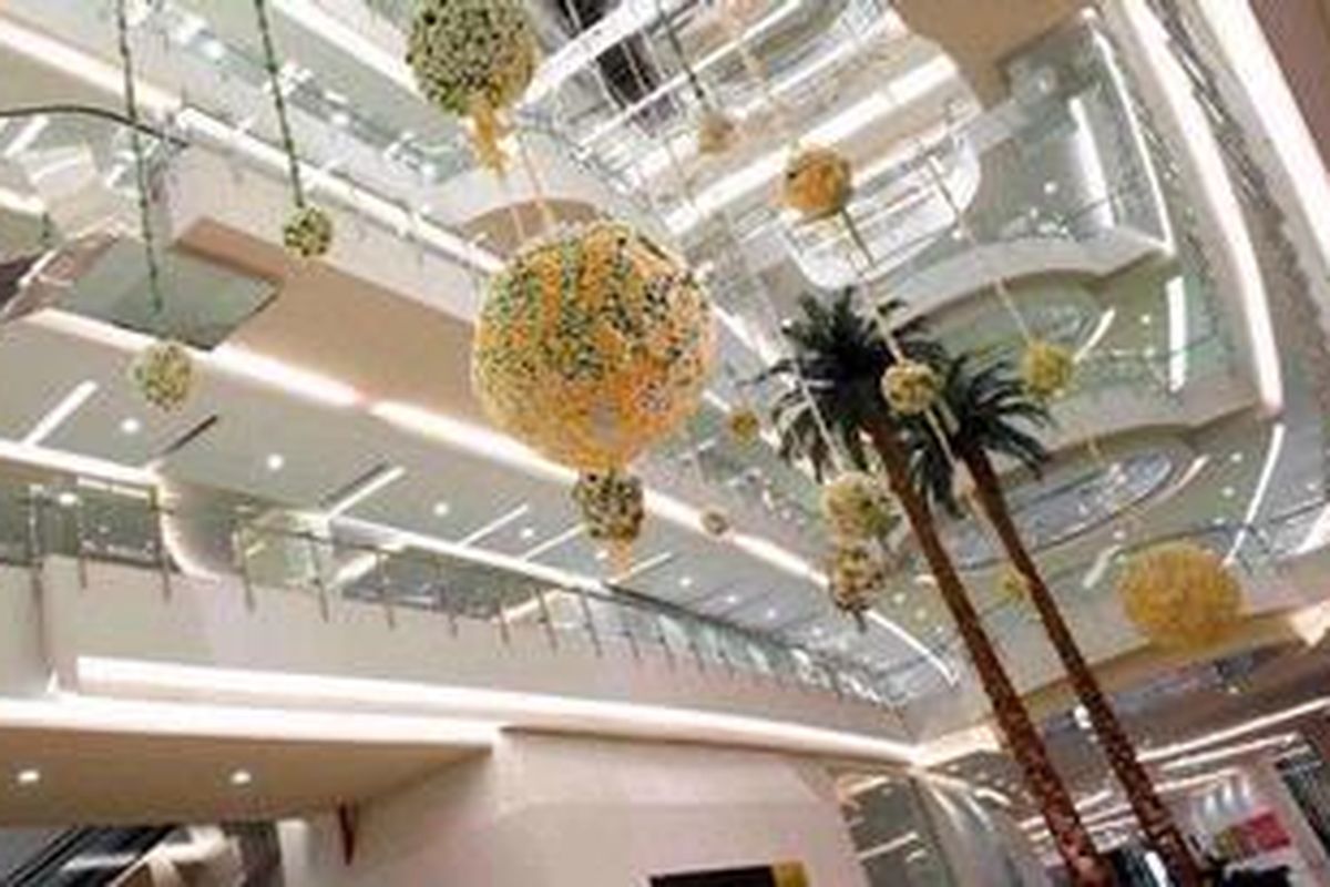 Pusat perbelanjaan Central Park di superblok Podomoro City, Jakarta Barat