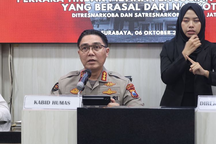 Kabid Humas Polda Jatim Kombes Pol Jules Abraham Abast