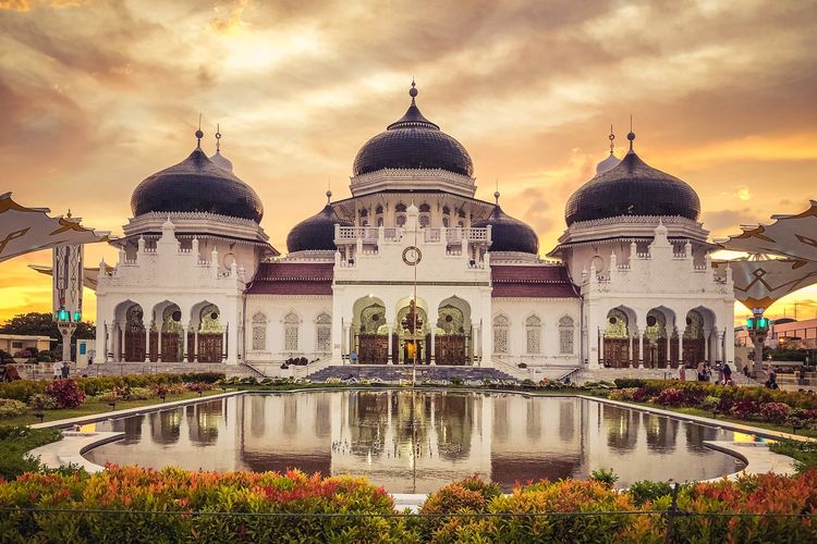 Masjid Baiturrahman, Banda Aceh.
