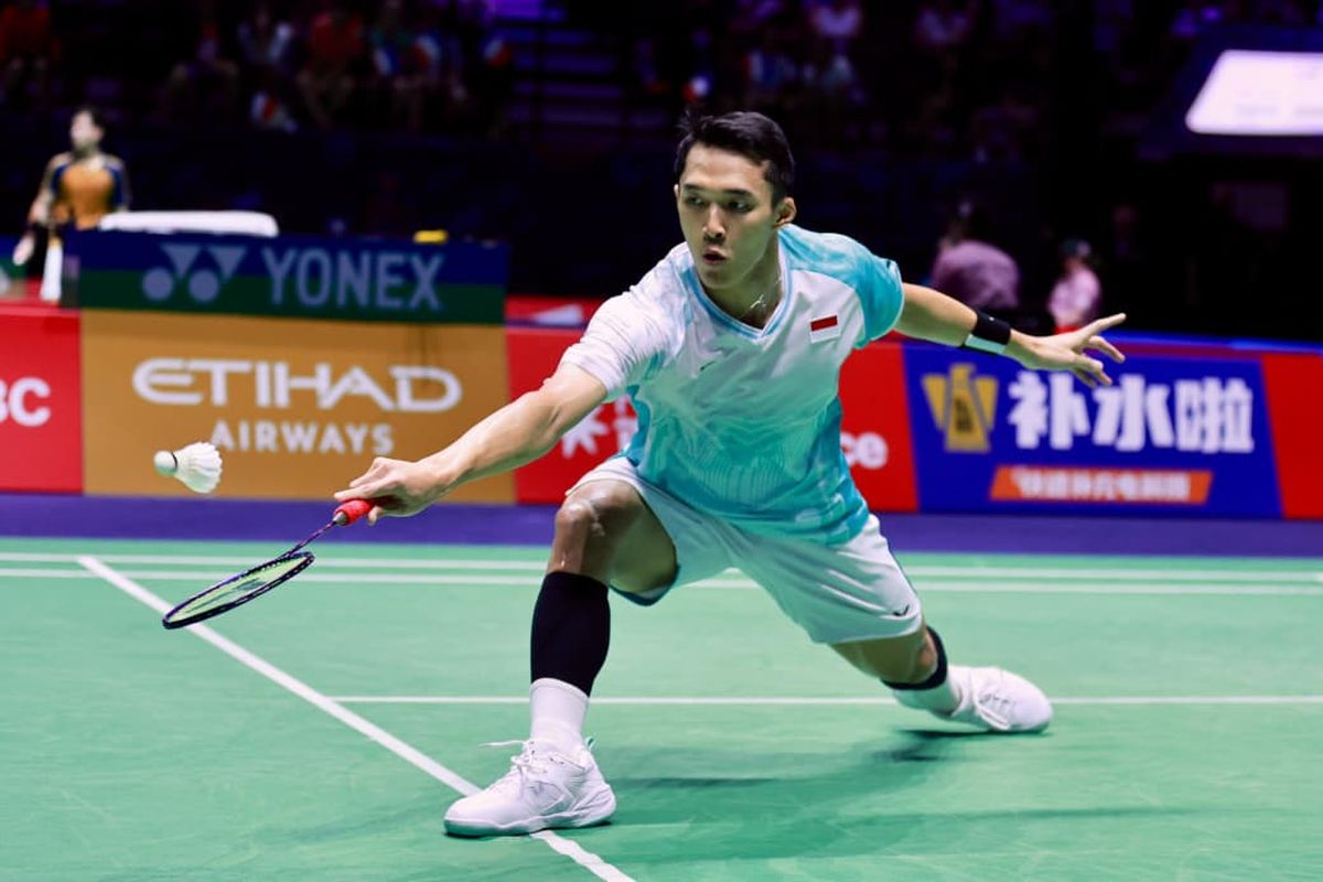 Aksi pebulu tangkis tunggal putra Indonesia, Jonatan Christie, di babak 32 besar Kejuaraan Dunia 2025, Rabu (27/8/2025).