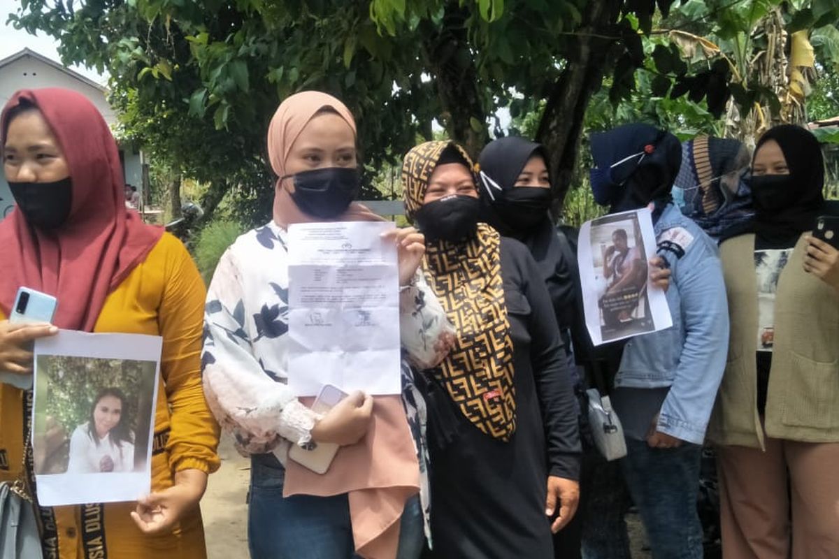 Emak-emak di Kabupaten Penajam Paser Utara (PPU) Kaltim yang jadi korban investasi dan arisan online saat melapor ke Polres PPU, Sabtu (17/10/2020). 