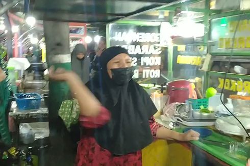 Protes Razia Jam Malam, Pedagang Ngamuk hingga Lempar Meja ke Petugas