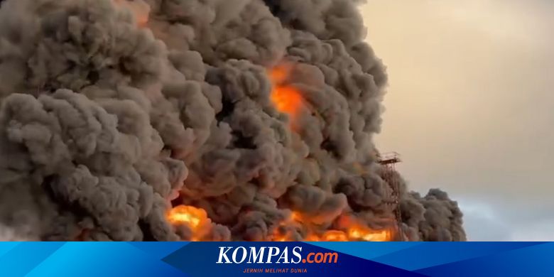 Ukrainian Missile Attack Hits Russian Black Sea Fleet Headquarters in Crimea