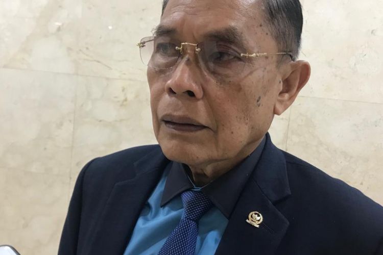 Wakil Ketua Komisi I DPR Asril Tanjung di Kompleks Parlemen, Senayan, Jakarta Pusat, Selasa (29/1/2019). 