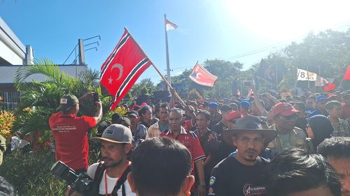 Mualem-Dek Fadh Daftar Cagub dan Cawagub Aceh, Pendukung Bawa Bendera Bulan Bintang