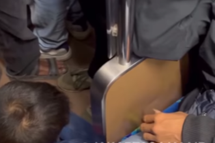 Viral Anak Tak Kebagian Kursi di KRL, KAI Commuter Ingatkan soal Kursi Prioritas