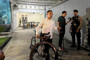 KPK Sita Jam Tangan Mewah, Sepeda Balap, hingga Rubicon saat Geledah Rumah Direktur RSUD Ponorogo