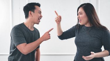 Penyebab Lebih Sulit Mengontrol Emosi Marah kepada Pasangan 