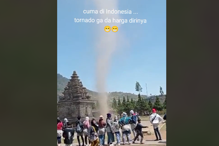 Fenomena angin lesus kecil di Dieng.