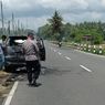 Mobil Berpenumpang 3 Orang Tujuan Bandara YIA Terbakar di Tepi Irigasi