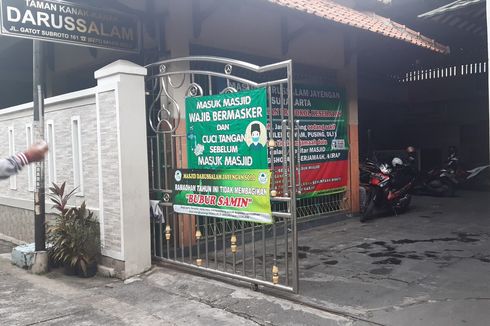 Tradisi Pembagian Bubur Samin di Masjid Darussalam Solo Kembali Ditiadakan