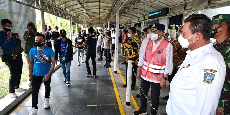 Hmmm, Menhub Tinjau Hari Pertama Pembatasan Pintu Masuk Internasional