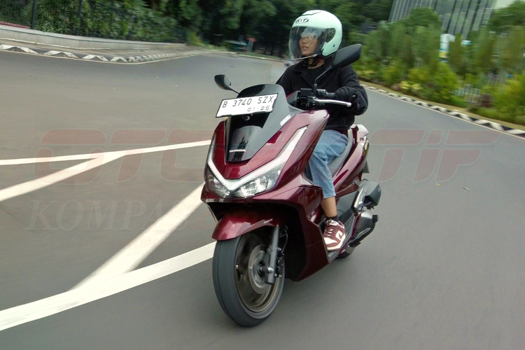 Test ride New Honda PCX 160