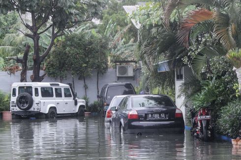 Jangan Asal Derek Mobil yang Terendam Banjir, Kenali Sistem Geraknya