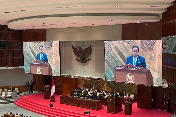Rapat paripurna DPR pembukaan masa sidang tahun 2023/2024 di Gedung DPR, Senayan, Jakarta, Selasa (14/5/2024). 