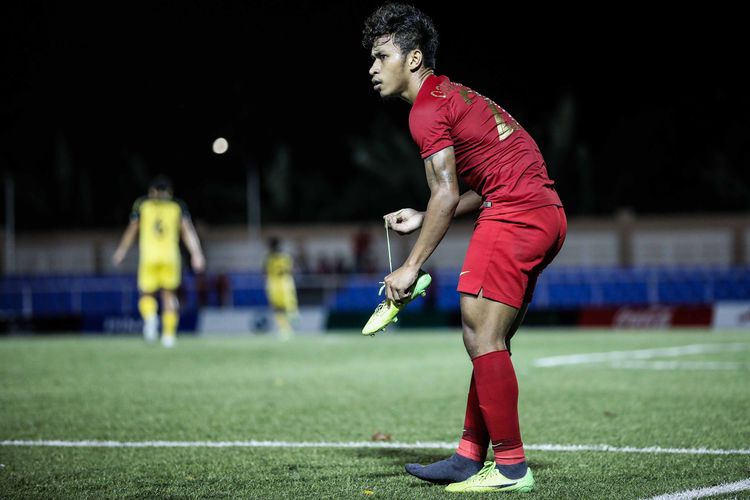 Pemain Timnas U-23 Indonesia, Osvaldo Haay beraksi saat melawan pemain Timnas Brunei Darussalam dalam pertandingan Grup B SEA Games 2019 di Stadion Sepak Bola Binan, Laguna, Filipina, Selasa (3/12/2019). Timnas Indonesia menang 8-0 dari Brunei Darussalam.