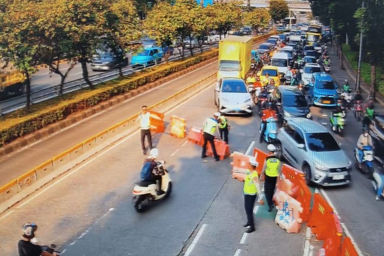 Lalu Lintas Jakarta Jumat Sore: Jalan Gatsu Arah Slipi Ditutup, Sejumlah Titik Macet