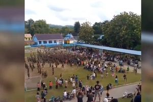 Bentrokan TNI Vs Brimob Pecah Usai Laga Sepak Bola di Buton Selatan