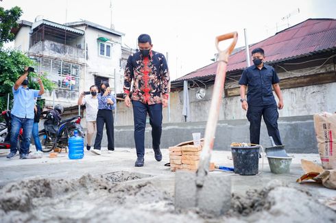 Pengusaha Langgar Aturan, Walkot Bobby Robohkan Bangunan di Atas Drainase