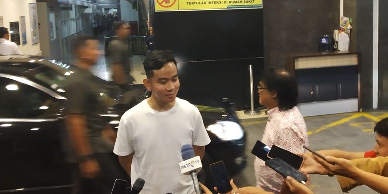 Anak Keduanya Langsung Dapat Akta Kelahiran Gibran Puji Layanan Publik Di Solo