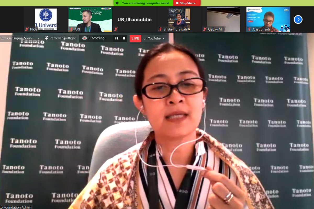 Head of Scholarship & Leadership Development Tanoto Foundation Aryanti Savitri dalam virtual media briefing Tanoto Student Research Award (TSRA) National Competition di Jakarta, Rabu (24/2/2021).
