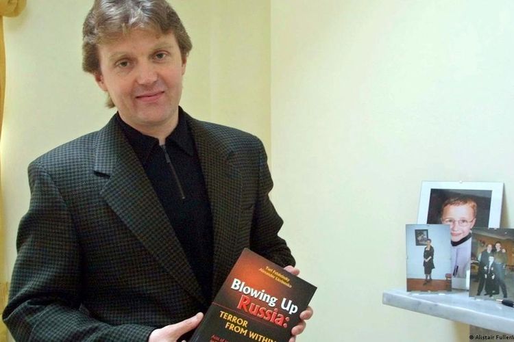 Alexander Litvinenko, mantan agen KGB yang diracun dengan polonium-212 di London.