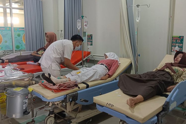 Cucunya Diduga Keracunan MBG, Kakek Siswa SMP di Pati: Kalau Bisa Ditutup